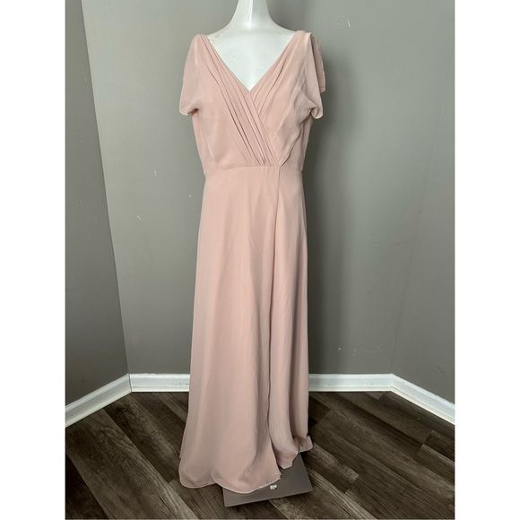 MONIQUE LHUILLIER BRIDESMAIDS Gwen A Line Gown - Picture 4 of 12